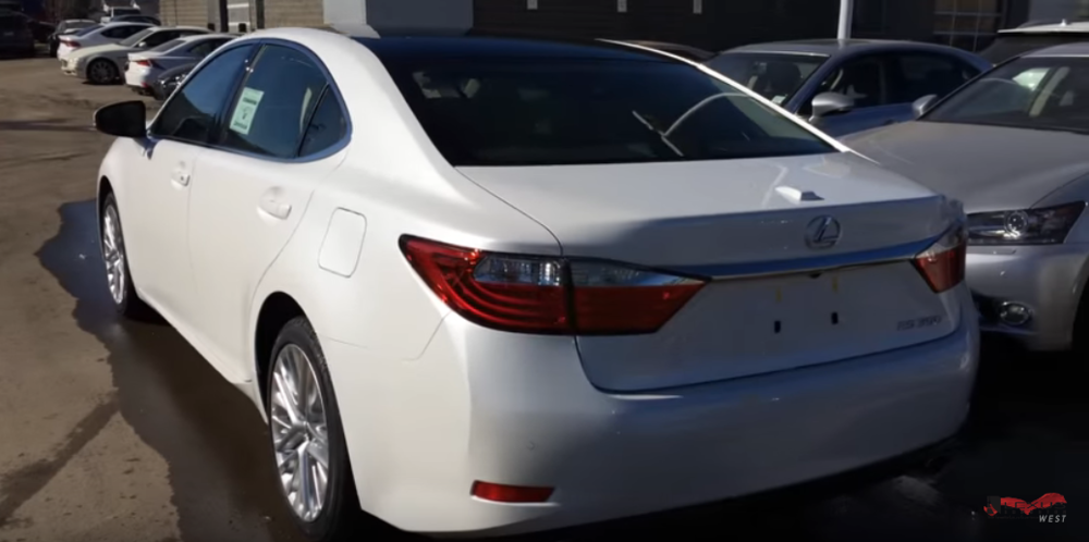 Screenshot_2019-03-24 New White on Parchment 2015 Lexus ES 350 - Executive Package Review Lexus of Edmonton New - YouTube(6).png